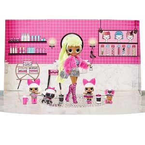L.O.L. Surprise! OMG Diva Family with 45 Surprises Including (1) Pink Fashion Do